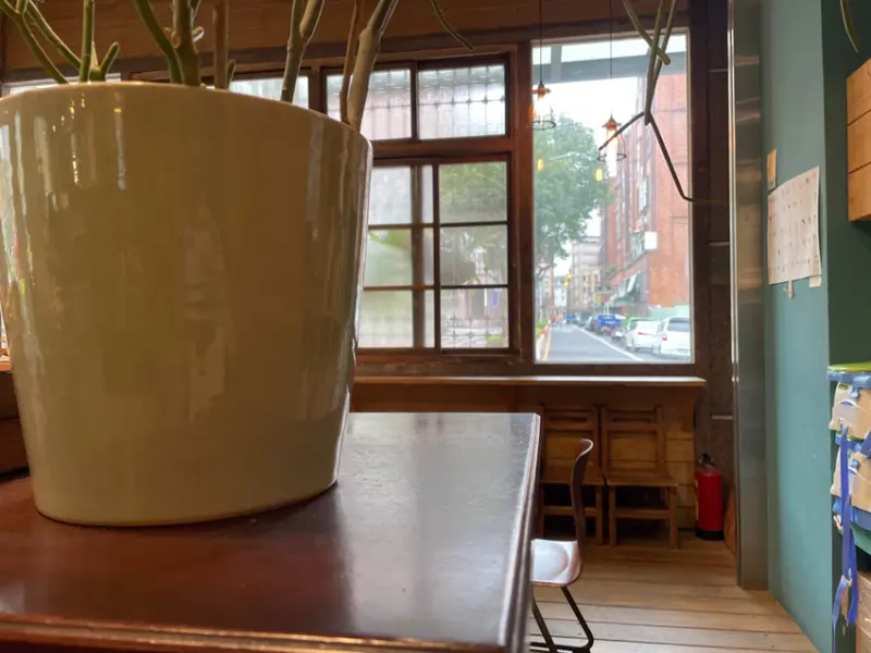 【桃園 龜山】木質復古的hiii birdie知鳥咖啡  天然食物生活選物咖啡廳