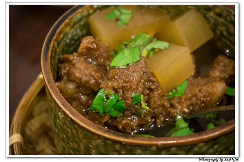 [台北][台]用生命炸出來的排骨酥。何家排骨酥 / 西門町