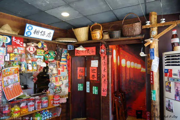 【宜蘭。頭城】穿越時光隧道。走入40~60年代的街頭場景。頭城老街懷舊食堂。在地古早味寶島美食