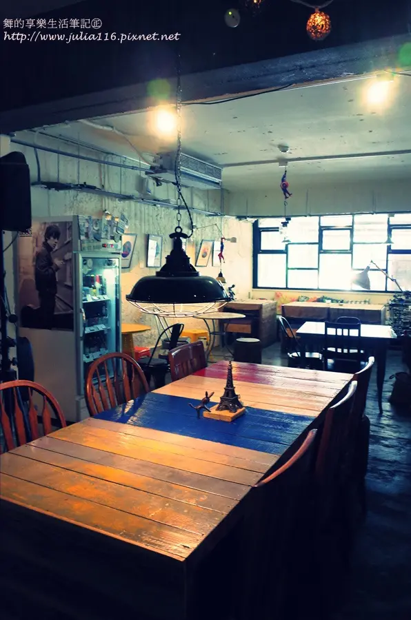 【穿越九千公里交給你】松山區。有隱藏菜單飲品與超優蛋糕的洗衣咖啡館❤（不限時、寵物OK）