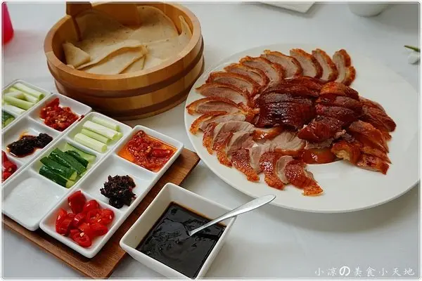 『台中。西屯區』孔雀川湘食集║時尚又精緻。在台灣就可以吃到赫赫有名的成都張鴨子, 吃到賺到的好滋味川湘菜