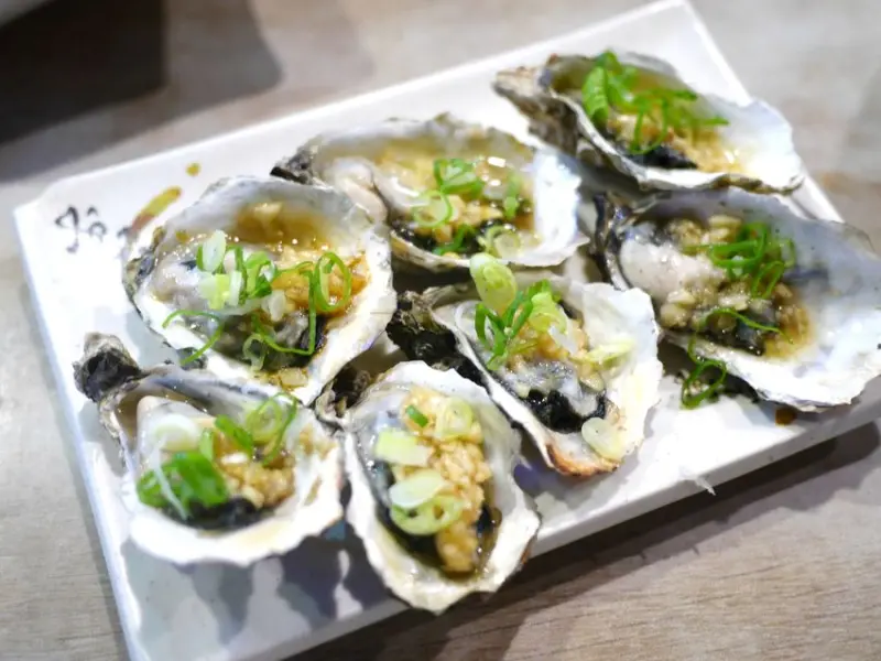 【桃園美食】中壢夜市 蠔大力特色海鮮燒烤，新鮮必吃平價炙燒烤生蠔。愛吃牡蠣的朋友來中壢必訪！