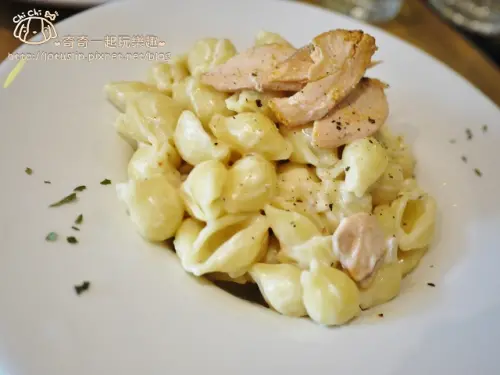 台北 The Daft House 傻瓜屋  清新工業風運動酒吧