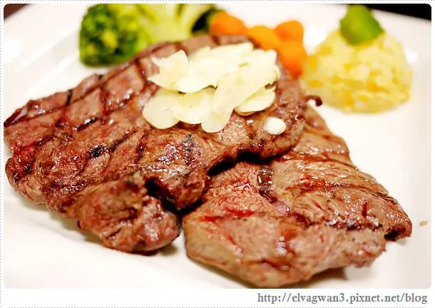 [板橋] 鐵牛原味碳烤牛排--美國CHOICE等級牛肉●宜蘭櫻桃鴨☆現點現烤☆不沾醬~品嚐牛肉的自然鮮味♪附餐必點洋蔥圈