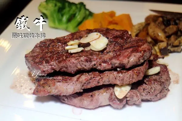 【新北 板橋】鐵牛-原味碳烤牛排~平價好牛排還有超好吃蜂蜜櫻桃鴨