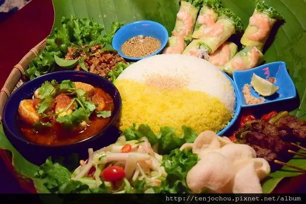 花花，甲飽沒【台北食記】萬隆 秘境森林庭園餐廳 都市秘境時尚越泰料理