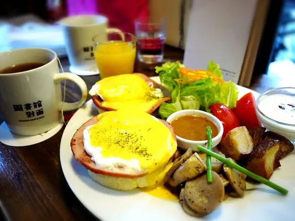 圖書館對面 Duimin cafe & deli        
      