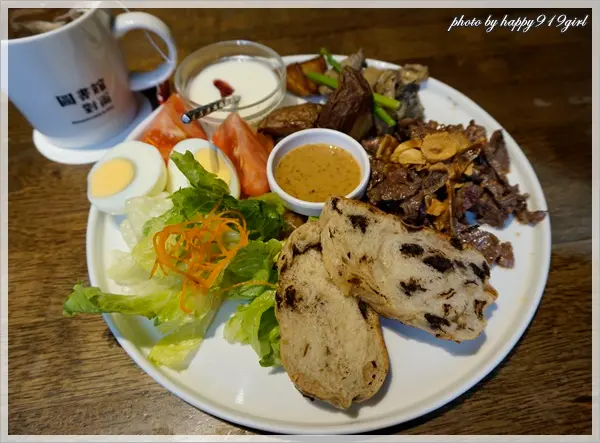 [新北中和]四號公園圖書館對面 工業風早午餐&咖哩歐姆蛋包飯★圖書館對面 Duimin cafe & deli