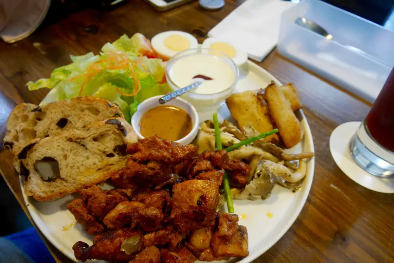 新北中永和美食 圖書館對面 咖啡店/早午餐 有wifi/插座/客滿限時2小時 近捷運永安市場站/四號公園