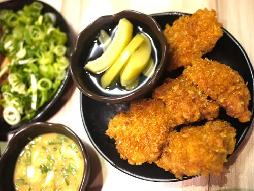 
逢甲夜市吃到飽│那個鍋有那個麵，現在還推出了好吃的炸雞套餐(愛心合作)
