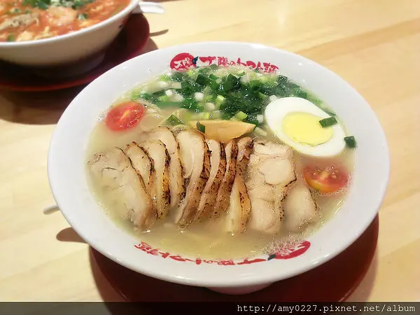 [ 台北信義 ][ 口碑 ] 拉麵也走異國風，番茄入湯好滋味 - 太陽蕃茄拉麵(誠品信義店)