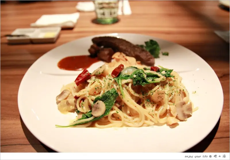 [台中] 王品集團新作品：【義塔 ita】套餐 380 CP值不錯！喜歡漁夫午茶披薩和爐烤牛排義大利麵。