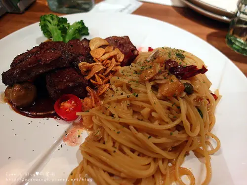 【食記】王品平價，台中限定新品牌。ita義塔 義式料理 ♥