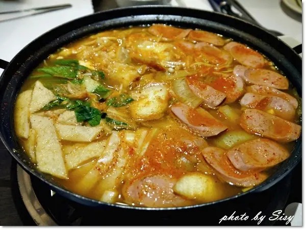 【平價韓式料理】韓川館 ~松山文創園區附近值得一吃的辣部隊鍋 ~ 乾烹肉 辣炒年糕 海鮮煎餅 ~ 台北東區捷運市府站附近美食