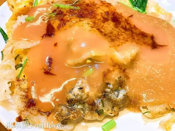 不加粉的蚵仔煎　埔里蚵仔煎王　埔里在地平價小吃　還有３０元的香菇雞湯　美味又好喝　親子寵物友善　寵物不限大小最少牽繩即可