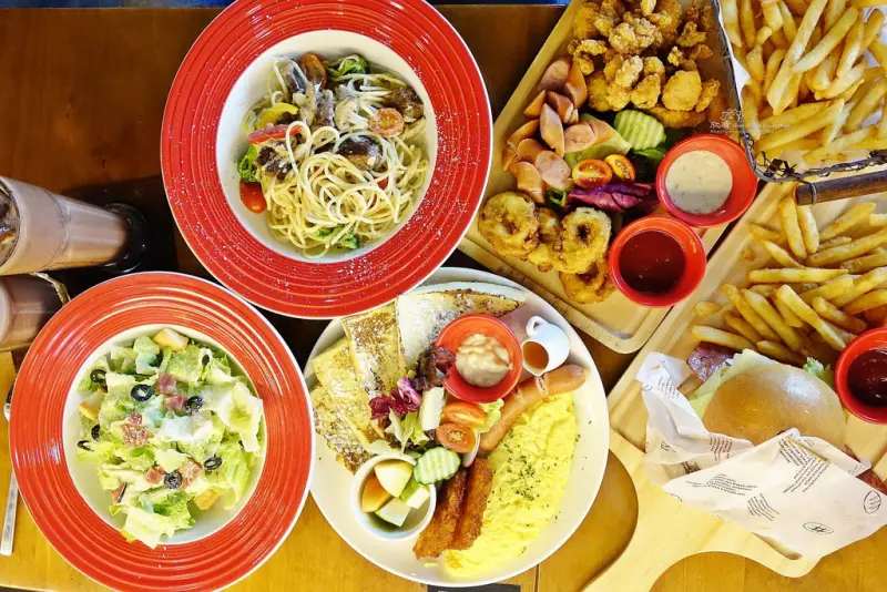 Ville Cafe+公館商圈大份量平價聚會餐廳+美式、義士、早午餐、大拼盤、甜點等你來品嘗~平日不限制時間享用