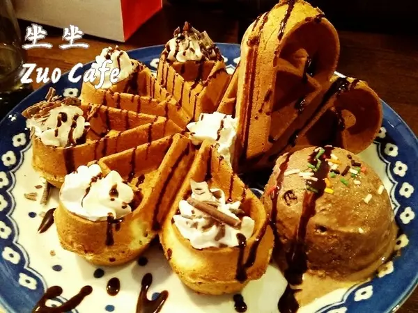 《台北》坐坐咖啡│復古懷舊風~小確幸愛心鬆餅❤ @中山站        
      