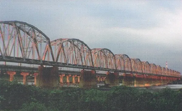 文化公車遊趣(十六)~舊鐵橋2-上橋篇              