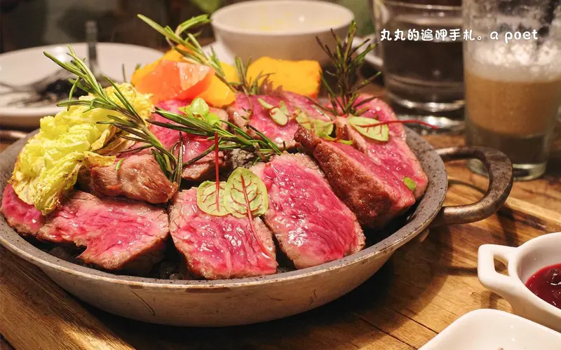 大安美食。a poet。溫暖的南歐地中海料理牛排餐酒館。西班牙海鹽烤美國頂級無骨牛小排超好吃~適合約會台北生日慶生(內有菜單)