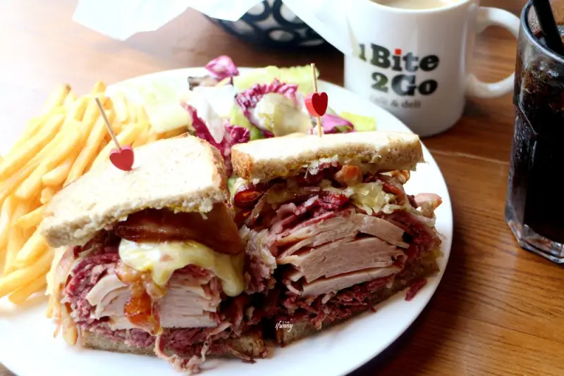 [台北101/世貿站]1Bite2Go Café & Deli~台北信義區美式餐廳推薦/約會餐廳 - ifunny 艾方妮的遊樂場