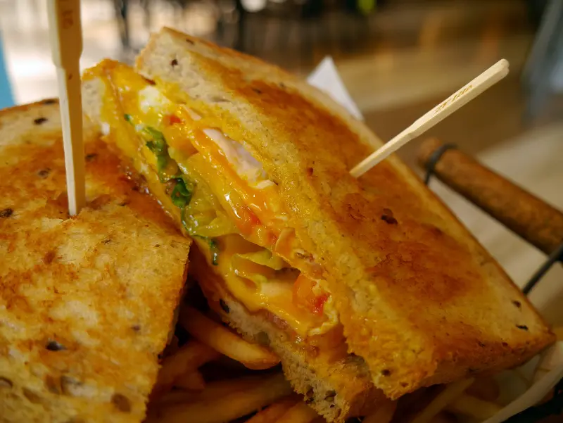 【內湖。捷運西湖站】貳樓新品牌~超人氣♥♥2F Lite 貳拂咖啡♥♥/ 限量陽光蛋培根夾心三明治好好吃