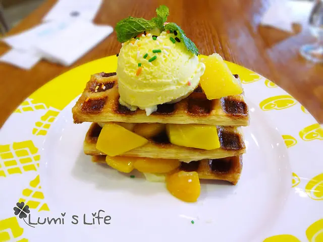 《台北內湖》2F Lite 貳拂咖啡。超人氣貳樓餐廳新品牌 招牌甜點可鬆脆餅大推薦 不限時 提供WIFI插座 無低消 輕食 早午餐 甜點 內湖科學園區 西湖站