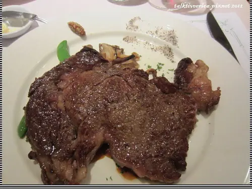 『呷』「東區」提供頂級牛排專家就在雅室牛排