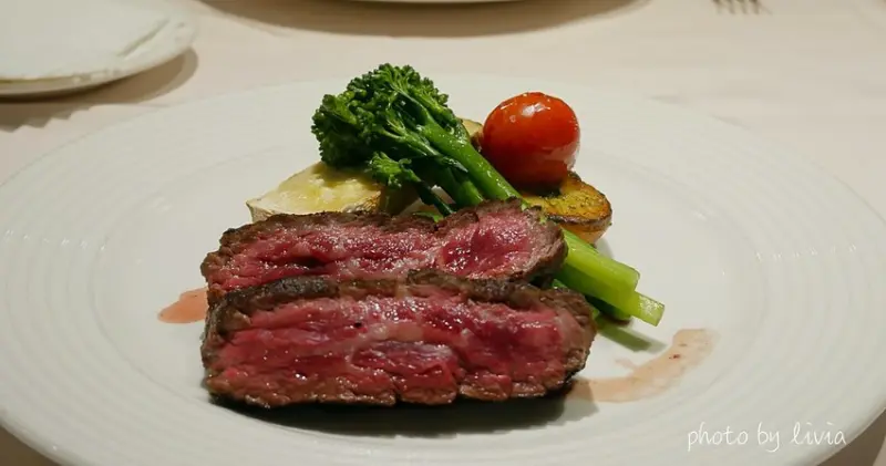 【必吃頂級牛排】雅室牛排 Steak Inn 搬新家│台北老饕牛排推薦│台北25年經典牛排老店│母親節餐廳推薦 ❤跟著Livia享受人生❤