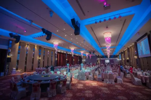 【台南婚宴餐廳】南科贊美酒店｜千坪草皮｜百萬視聽燈光系統｜挑高無柱空間｜水晶教堂戶外證婚