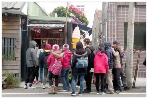 彰化鹿港鎮甜點、霜淇淋專賣店))食驗所 Kenny Lab #就算天氣冷吱吱也要來一支