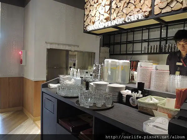 second floor cafe公益店