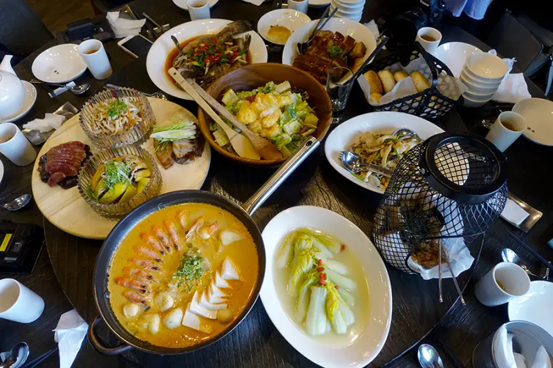 飯bar內湖店，西湖站美食推薦，內湖好吃中式餐廳，超合適聚餐的時尚中式餐館