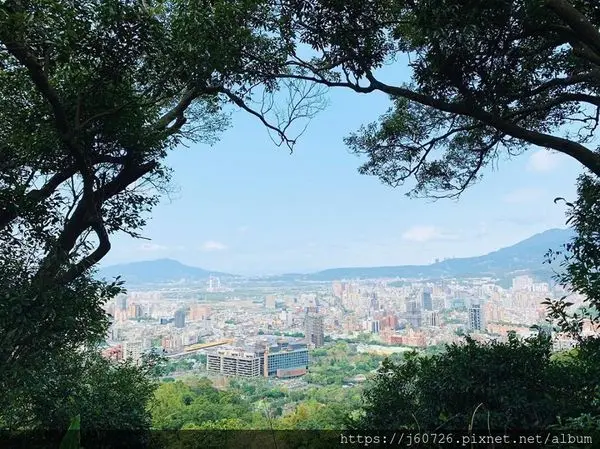 【台北/士林】我的健行日記之登高望遠沒煩惱--劍潭山親山步道、老地方觀機平台路線
