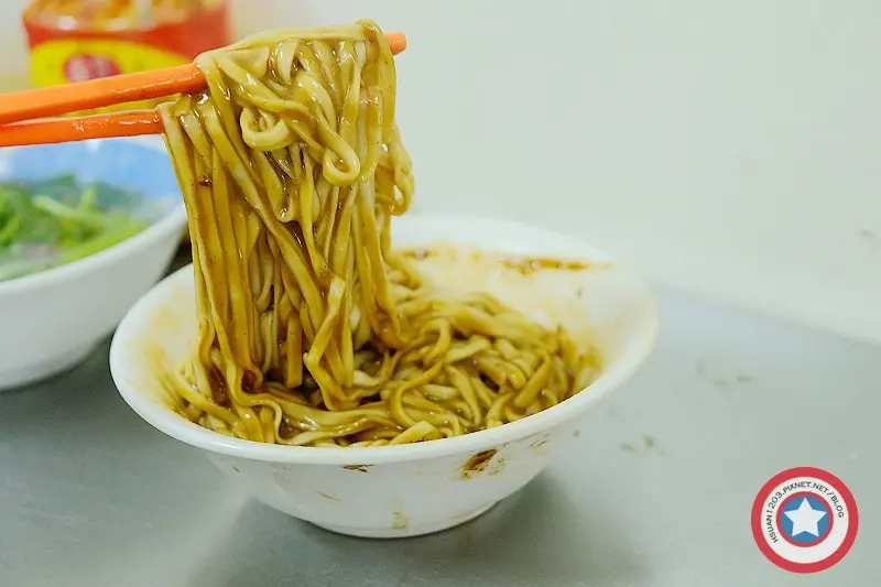 台北大同。老麵店極品四醬麵