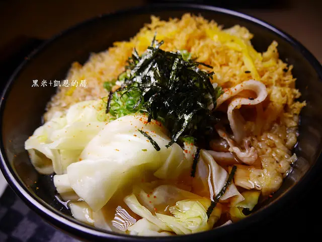 玄麻蕎麥處，蕎麥沾麵麵條有咬勁，夏天吃沾麵很舒服[捷運忠孝敦化站]