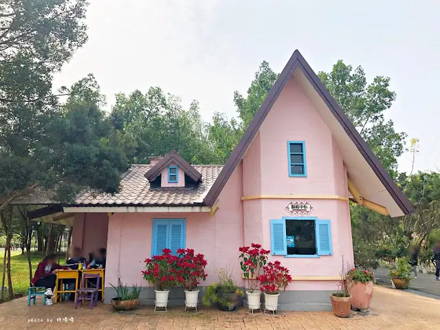 【雲林 古坑】Rosahill 蘿莎玫瑰山莊🌹🌹🌹免費觀光景點，內附停車場，玫瑰花大爆棚，園區充滿浪漫氛圍，假日來這裡走走，很是舒服💗