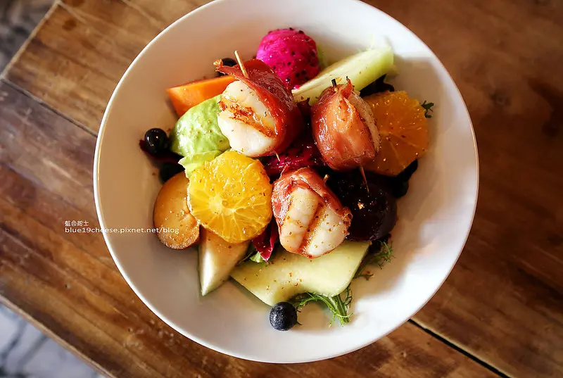 【屏東南灣】迷路小章魚餐酒館-吃美食配無敵海景.想吃記得要電話預約喔!