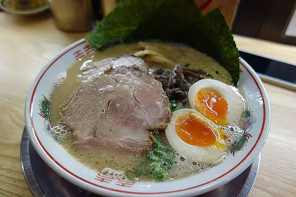 豚骨家~博多豚骨拉麵 一碗入魂