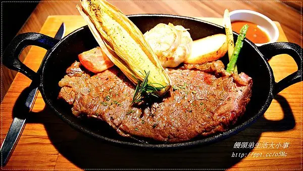 【食記/台北市】捷運美食~比臉還要大的頂級美國Prime紐約客牛排♪♪Goodies Cuisine 好米亞♪♪