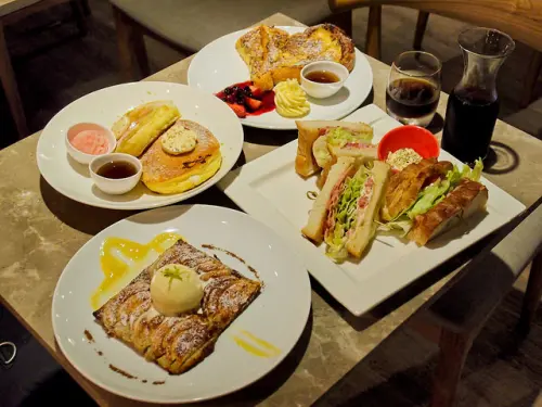 香甜美味熱蛋糕 聊天哈拉吃美食的好去處  Caldo 咖朵二店