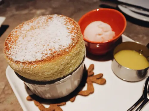 台北東區/咖朵咖啡Caldo Cafe/現烤熱騰騰好吃甜點店/外脆脆舒芙蕾+抹茶布朗尼