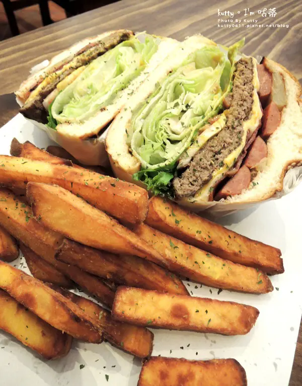 ▌竹北美食 ▌STANLEYS Steakhouse史坦利美式牛排-竹北店✔漢堡大推薦！(菜單)