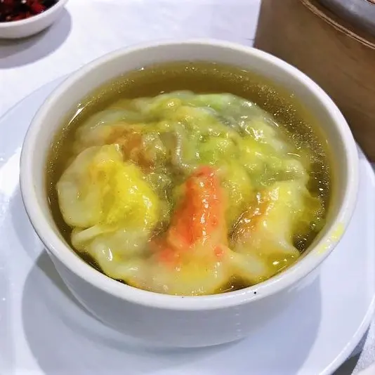 [台北港式]忠孝復興sogo~皮薄餡多的錦繡海鮮餃/爆湯又特別的海鮮灌湯包「三合院港式飲茶」 港點精緻又美味/東區平價港式料理/附菜單