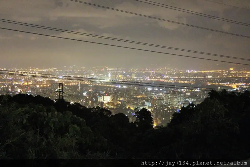 （台北美食）陽明山 夜。店Night Fever 美式料理搭配陽明山無敵夜景~