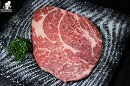 吃-左營。迷霧和牛燒肉之精緻和牛燒肉，細緻優雅品味