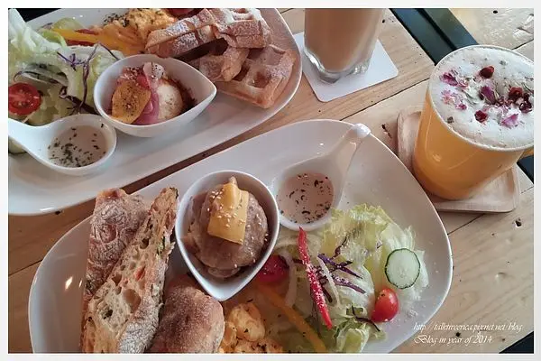 『呷』「新北市永和區」☆ 鬧 咖啡 ☆ 美味又特別的甜甜鹹鹹早午餐