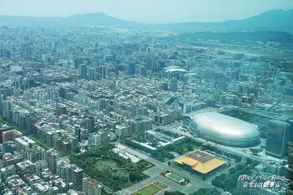 台北旅遊．登高望遠，台北都會到此一遊的最重要地標──台北101觀景台．上