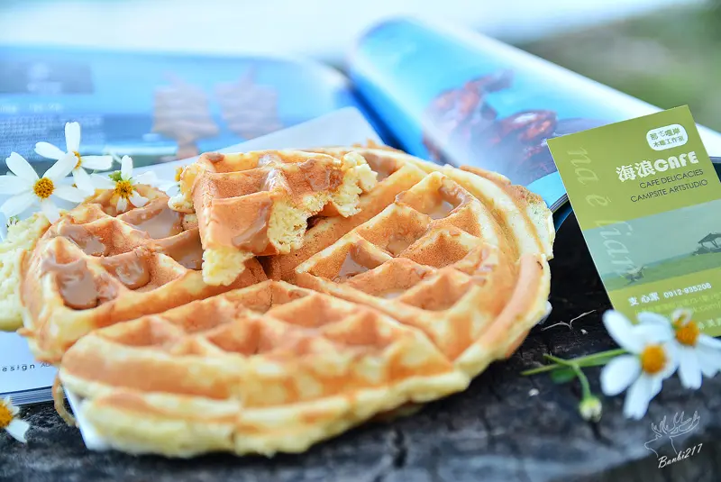 花蓮美食旅遊:海浪Cafe在海邊吃下午茶.烤魚.喝咖啡,那ㄜ哩岸木雕工作室藝術創作,豐濱鄉,台11線58K(活動)
