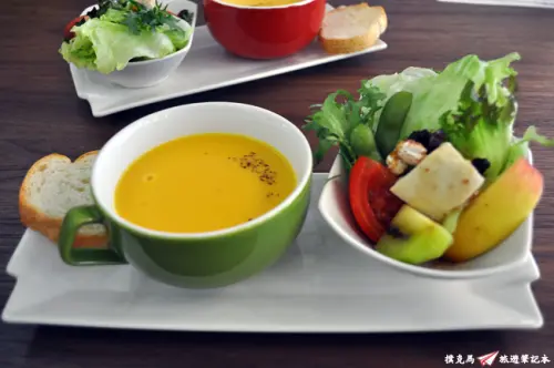 晨市料理．廚房 (晨市輕食 Wake Up)：鬧中取靜的輕食、早午餐、義式料理餐廳