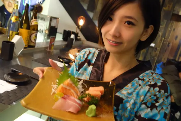 1031218[禮官三小愛台灣]台中市西屯區將軍府這次不玩將軍塔改玩熱烘烘美味燒烤還有正妹服務生溫暖您的心與胃